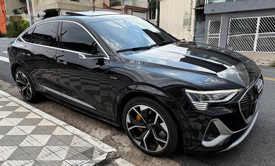AUDI E-TRON ELÉTRICO SPORTBACK S QUATTRO AUDI E-TRON ELÉTRICO SPORTBACK S QUATTRO